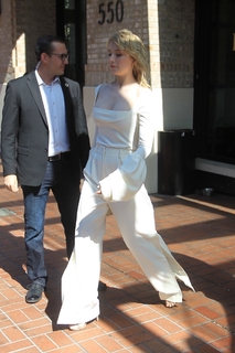 Sarah Bolger feet photo thumbnail