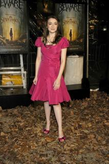 Sarah Bolger feet photo thumbnail