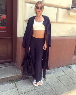 Sarah Brandner feet photo 4