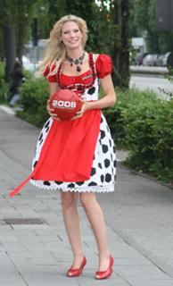 Sarah Brandner feet photo 5
