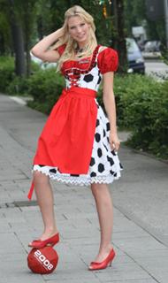 Sarah Brandner feet photo 3