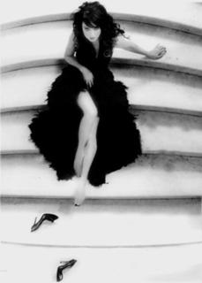 Sarah Brightman feet photo 7