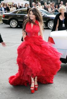 Sarah Brightman feet photo 3
