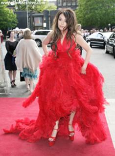 Sarah Brightman feet photo 1