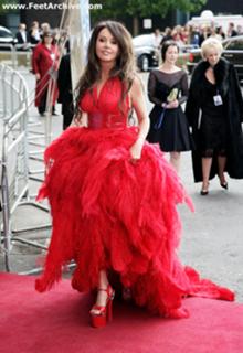 Sarah Brightman feet photo 20