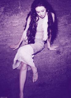 Sarah Brightman feet photo 13