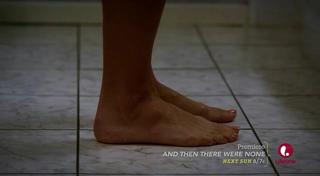 Sarah Butler feet photo thumbnail