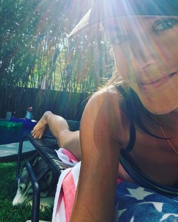 Sarah Butler feet photo thumbnail