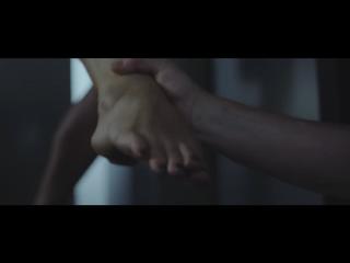 Sarah Butler feet photo thumbnail