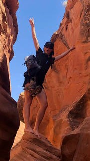 Sarah Butler feet photo thumbnail