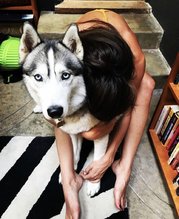 Sarah Butler feet photo thumbnail