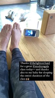 Sarah Butler feet photo thumbnail
