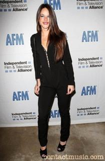 Sarah Butler feet photo thumbnail