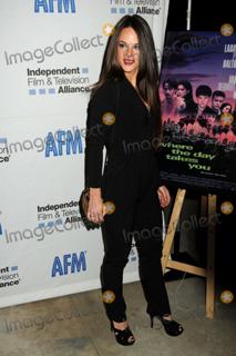 Sarah Butler feet photo thumbnail