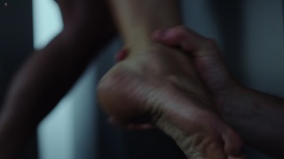 Sarah Butler feet photo thumbnail