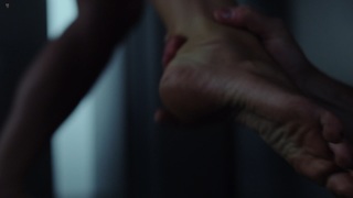 Sarah Butler feet photo thumbnail