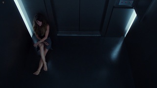 Sarah Butler feet photo thumbnail