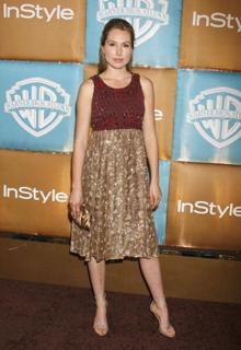 Sarah Carter feet photo thumbnail