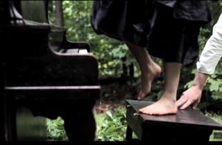 Sarah Carter feet photo thumbnail