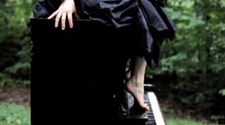 Sarah Carter feet photo thumbnail