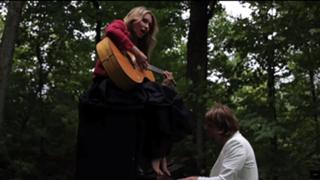 Sarah Carter feet photo thumbnail