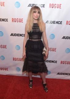 Sarah Carter feet photo thumbnail