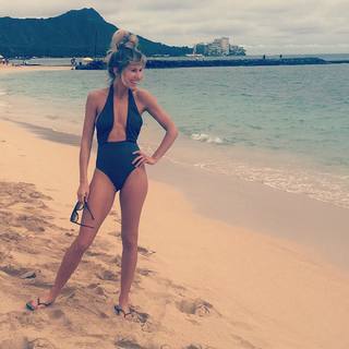 Sarah Carter feet photo thumbnail