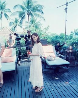 Sarah Catherine Hook feet photo thumbnail