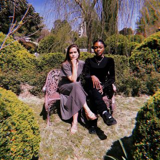 Sarah Catherine Hook feet photo thumbnail