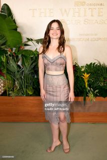 Sarah Catherine Hook feet photo thumbnail