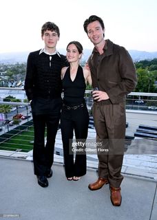 Sarah Catherine Hook feet photo thumbnail