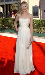 Sarah Chalke feet photo thumbnail