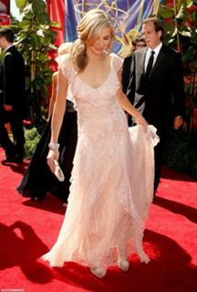 Sarah Chalke feet photo thumbnail