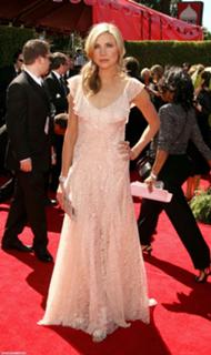 Sarah Chalke feet photo thumbnail
