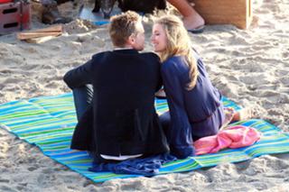 Sarah Chalke feet photo thumbnail