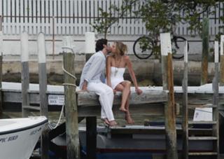 Sarah Chalke feet photo thumbnail