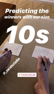 Sarah Chalke feet photo thumbnail