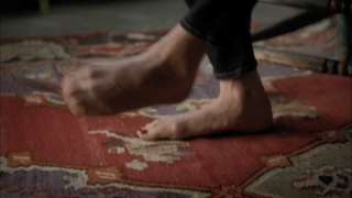 Sarah Chalke feet photo thumbnail