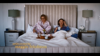 Sarah Chalke feet photo thumbnail