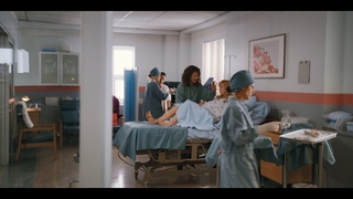 Sarah Chalke feet photo thumbnail