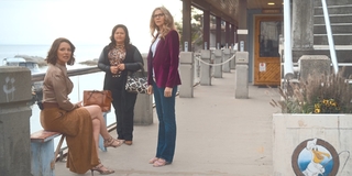 Sarah Chalke feet photo thumbnail