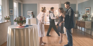 Sarah Chalke feet photo thumbnail