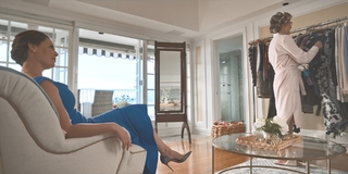 Sarah Chalke feet photo thumbnail
