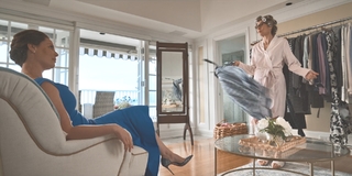 Sarah Chalke feet photo thumbnail