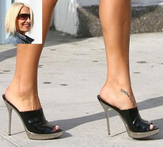 Sarah Connor feet photo thumbnail