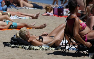 Sarah Connor feet photo thumbnail
