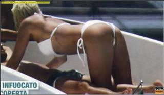 Sarah Connor feet photo thumbnail