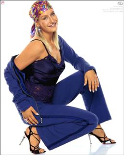 Sarah Connor feet photo thumbnail