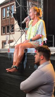 Sarah Connor feet photo 3