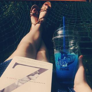 Sarah Desjardins feet photo thumbnail